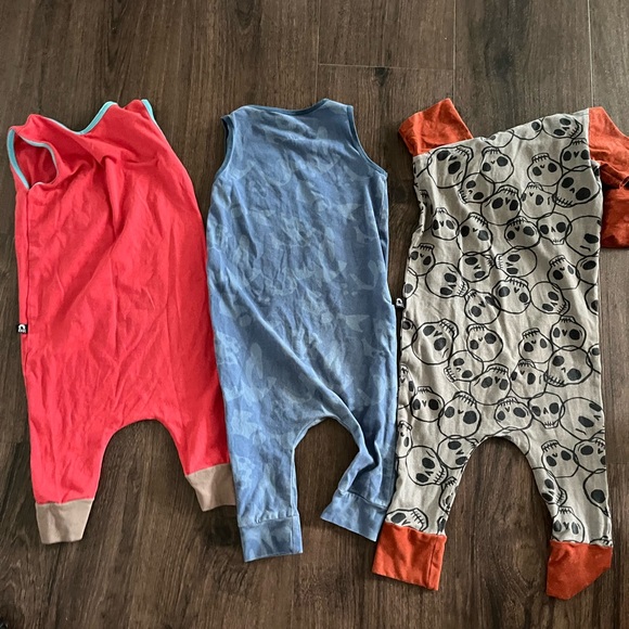 Lot of 3 “RAGS” brand rompers - Picture 3 of 3
